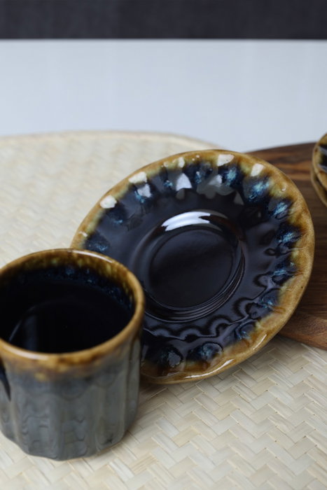 Hermia Juego de Tazas de Café y Platillos Negro y Dorado (12 Piezas)